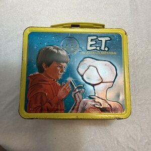 Et lunch box and matching thermos 1982